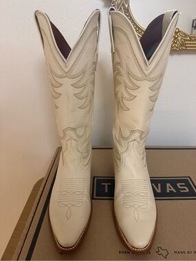 Tecovas ANNIE Bone Calfskin Cowboy Boots